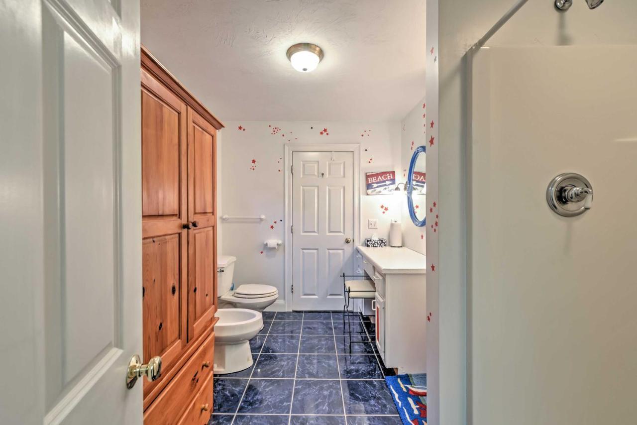 Nautical Bourne Apartment - 2 Mi To Monument Beach 외부 사진