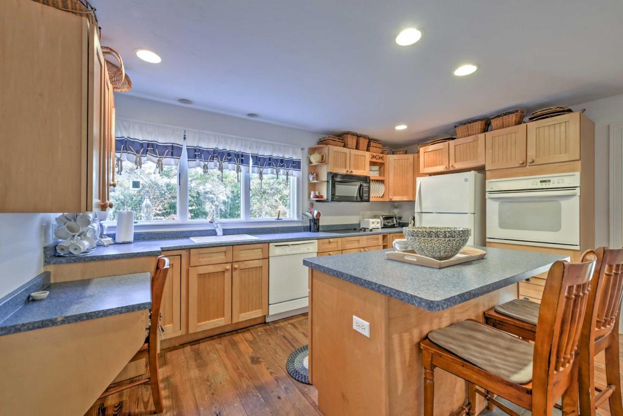Nautical Bourne Apartment - 2 Mi To Monument Beach 외부 사진